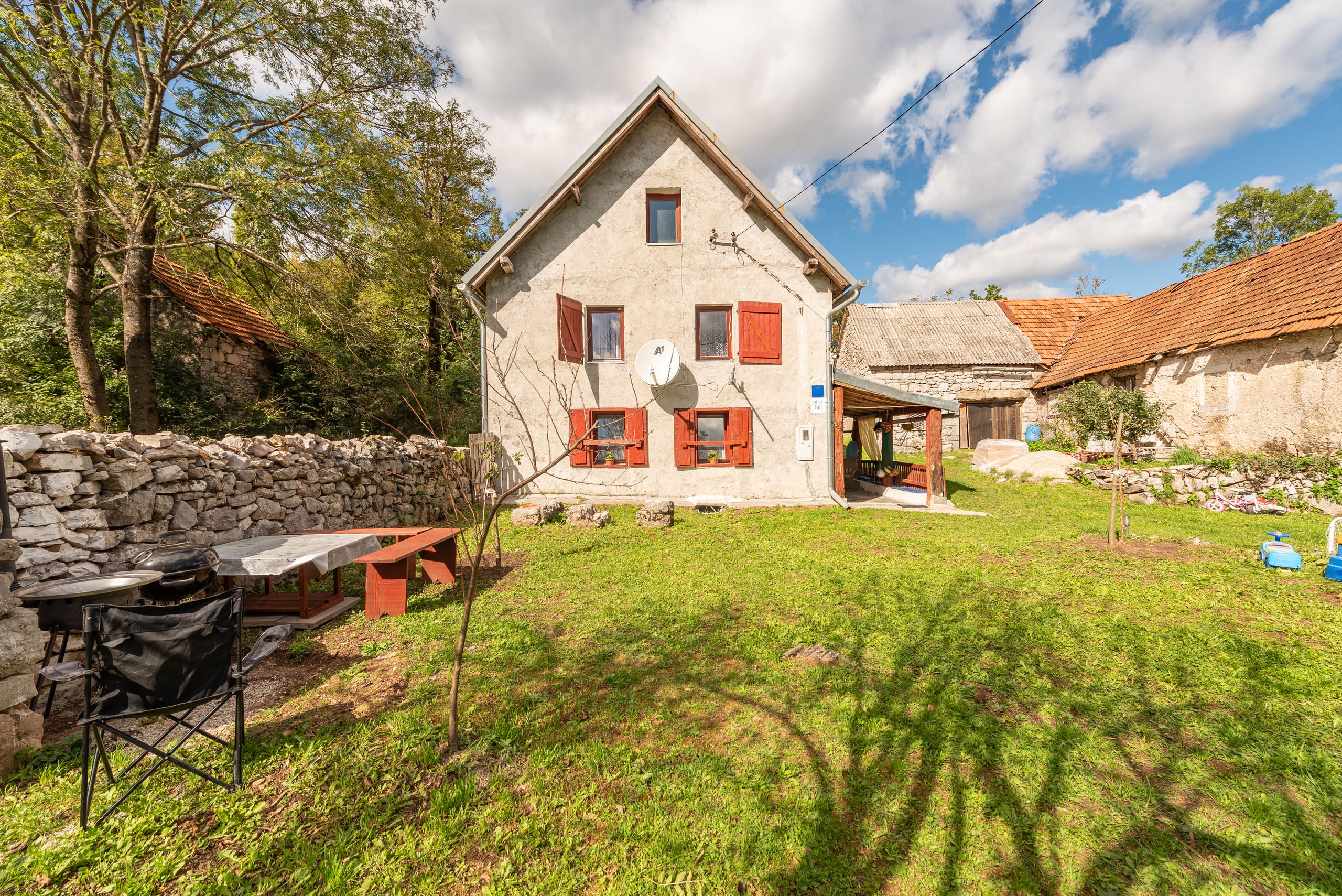 The house and the garden